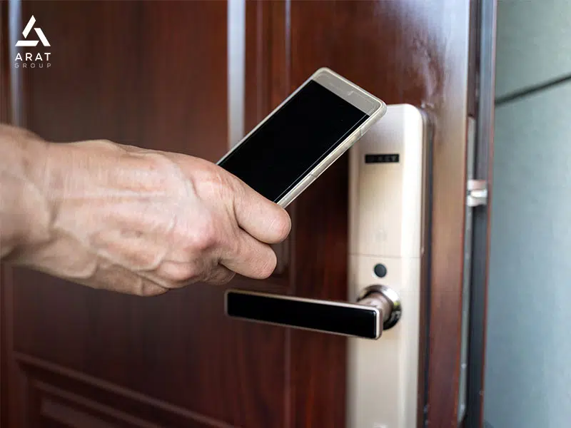 بهترین قفلهای هوشمند: 6. قفل هوشمند ددبولت اشلاگ (Schlage Sense Smart Deadbolt Lock)