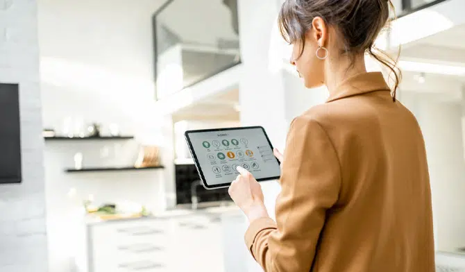 تفاوت خانه هوشمند و خانه معمولی: معرفی امکانات خانه هوشمند در مقایسه با خانه معمولی