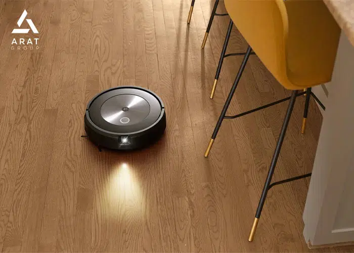 نمایی از جارو برقی رباتیک در روی زمین، ارزان ترین جاروبرقی رباتیک سال 2022