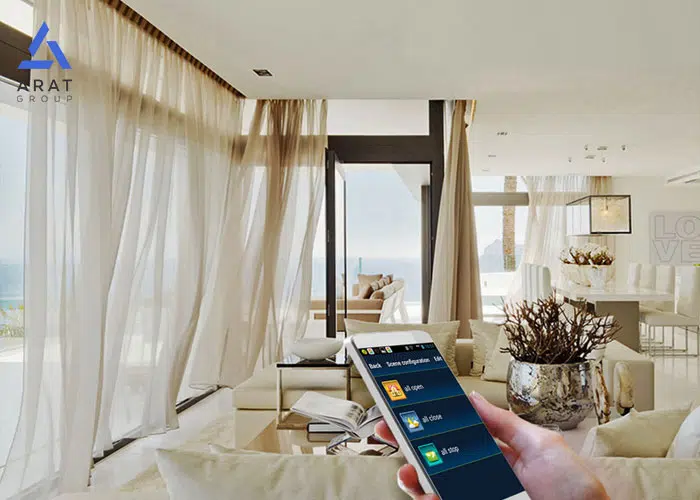 نمایی از پرده توری هوشمند در سالن خانه