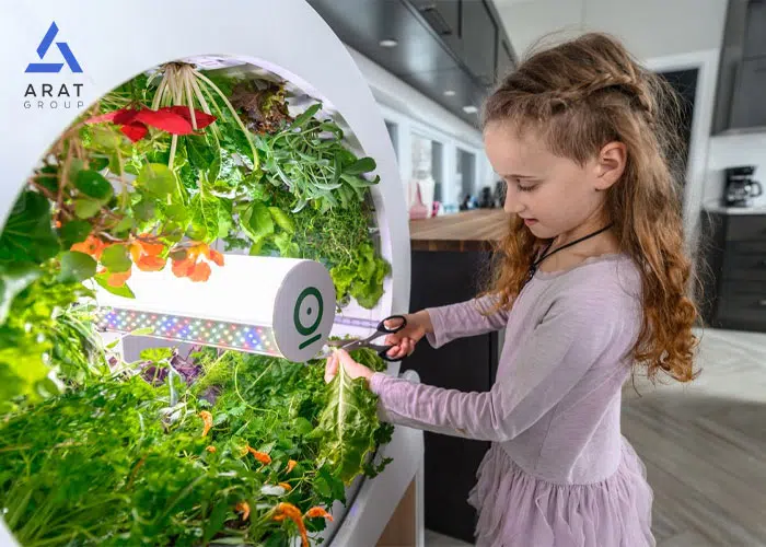 نمایی از گلدان هوشمند در آشپزخانه؛ بهترین تجهیزات آشپزخانه هوشمند