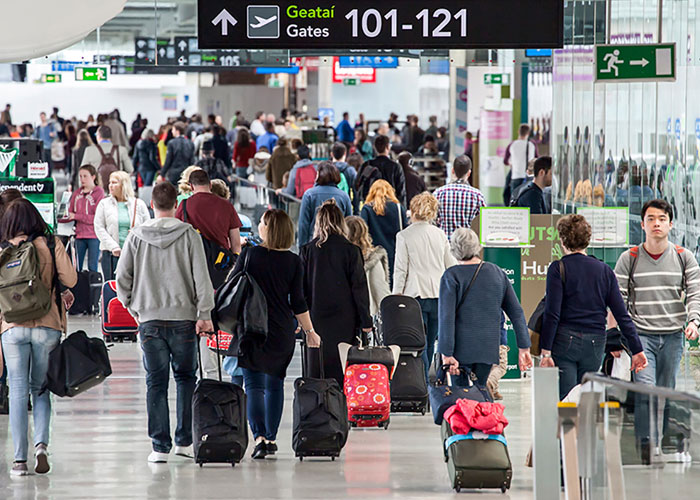 فرودگاهی هوشمند: بهینه‌سازی تجربه‌ی مسافران و خطوط هوایی