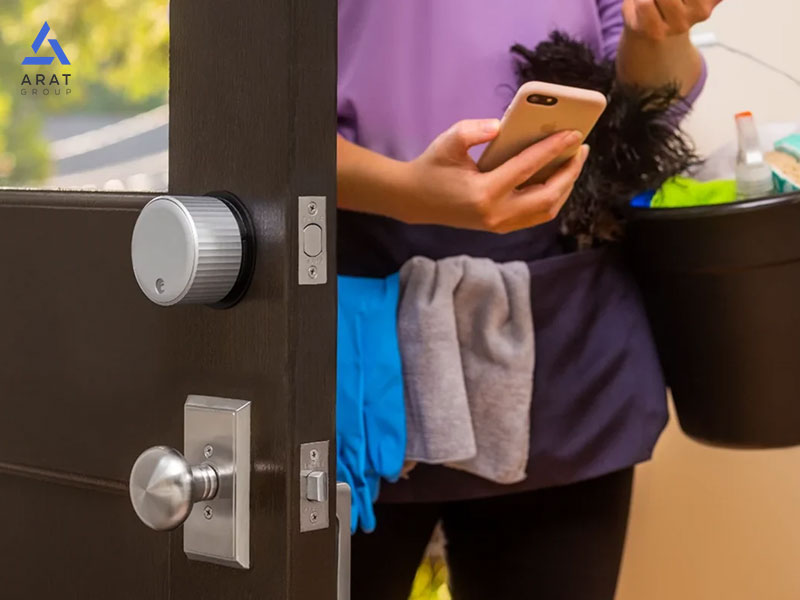 مزایای قفل‌هوشمند: 1. قابلیت قفل و باز شدن درب با گوشی هوشمند
