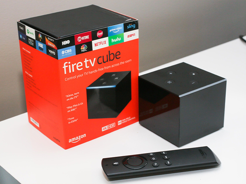 کنترل از راه دور هوشمند amazon Fire TV Cube  یکی از قدرتمند‌ترین و قابل‌اعتمادترین کنترل از راه دور در دنیا است که می‌تواند پخش ویدیو، موسیقی، بازی را در تلویزیون هوشمند شما مدیریت کند.